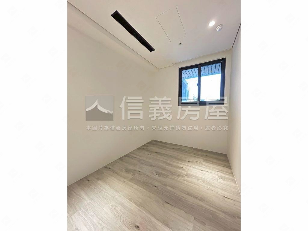 稀有市區面樹梢採光兩房房屋室內格局與周邊環境