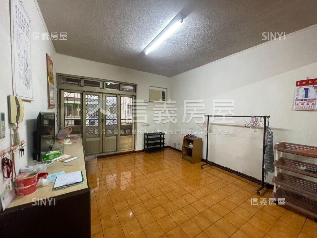 國泰建設二中四房首購看這房屋室內格局與周邊環境