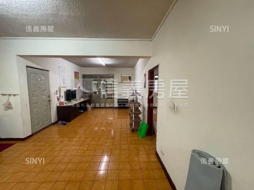 國泰建設二中四房首購看這房屋室內格局與周邊環境