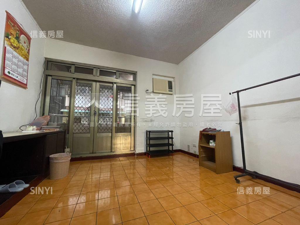 國泰建設二中四房首購看這房屋室內格局與周邊環境