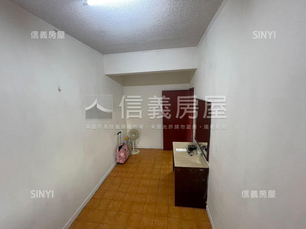 國泰建設二中四房首購看這房屋室內格局與周邊環境