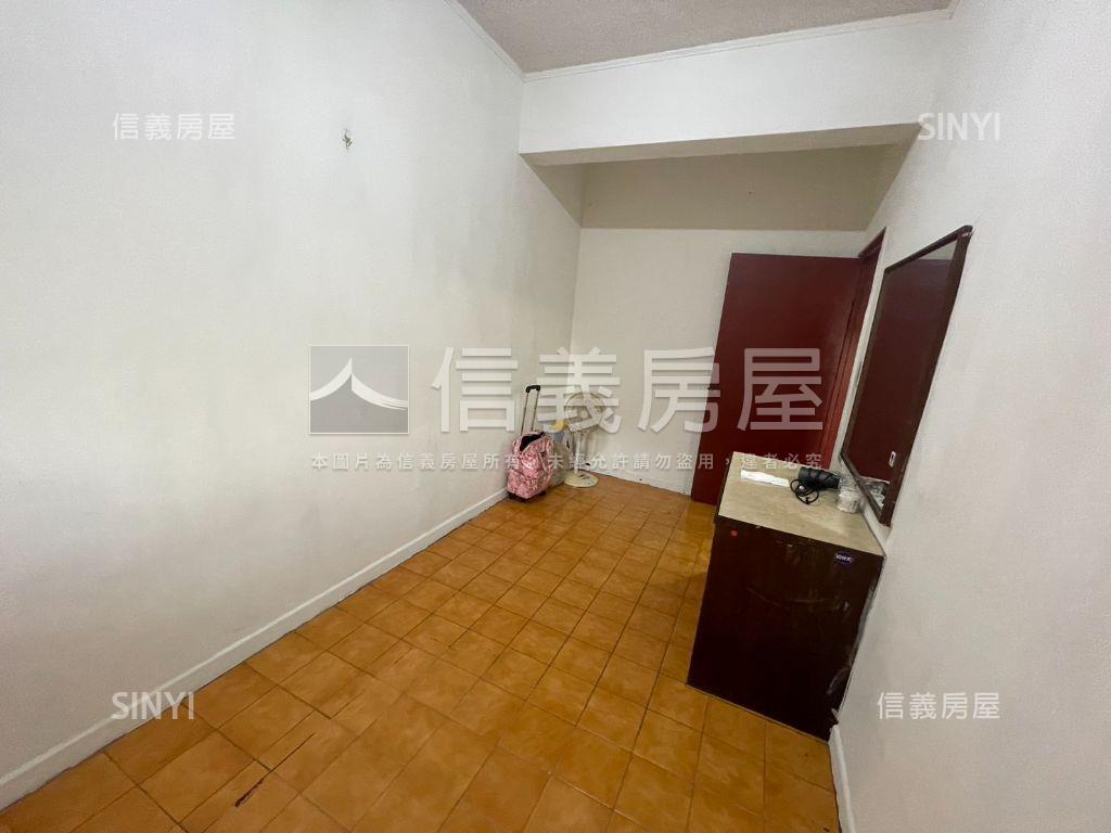 國泰建設二中四房首購看這房屋室內格局與周邊環境