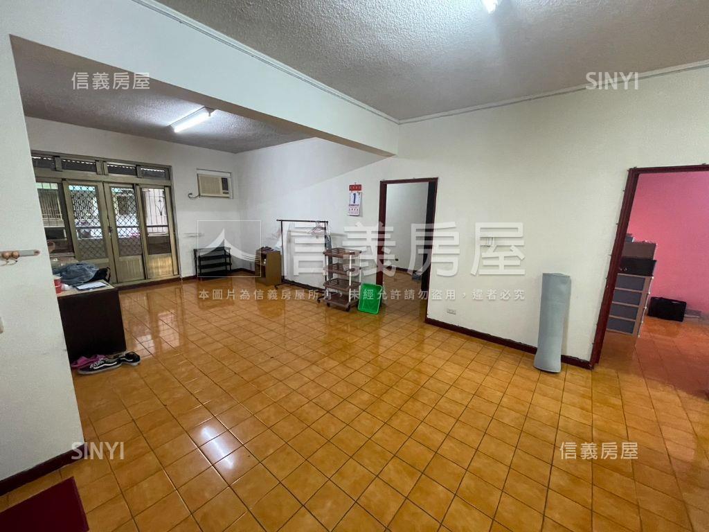 國泰建設二中四房首購看這房屋室內格局與周邊環境