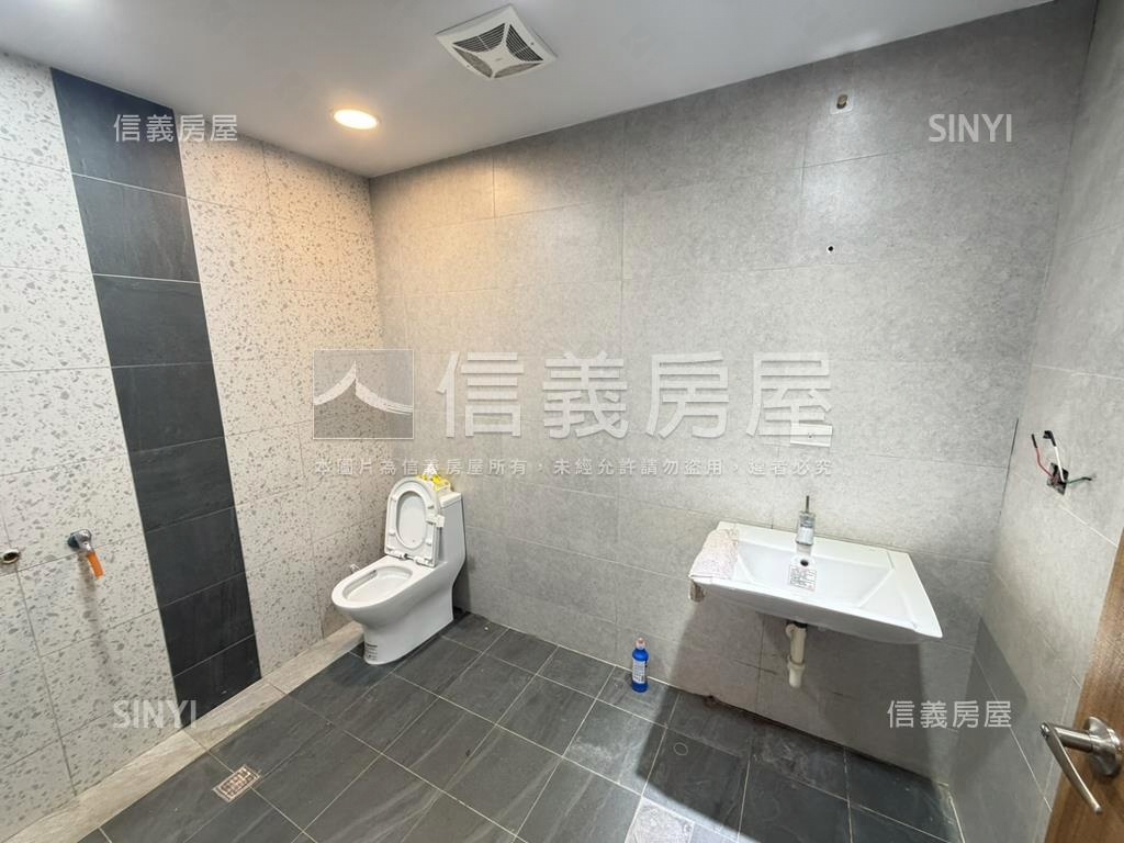 南園二路稀有一樓店住房屋室內格局與周邊環境