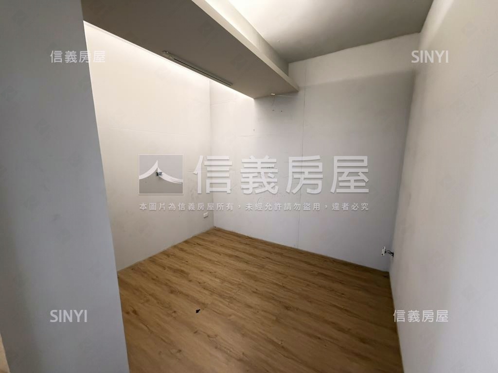 南園二路稀有一樓店住房屋室內格局與周邊環境