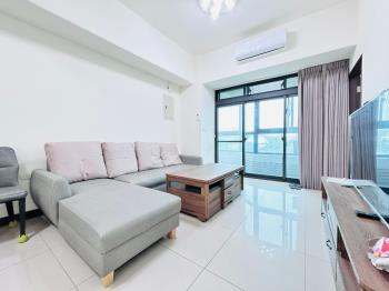 近桃園火車站三房車位