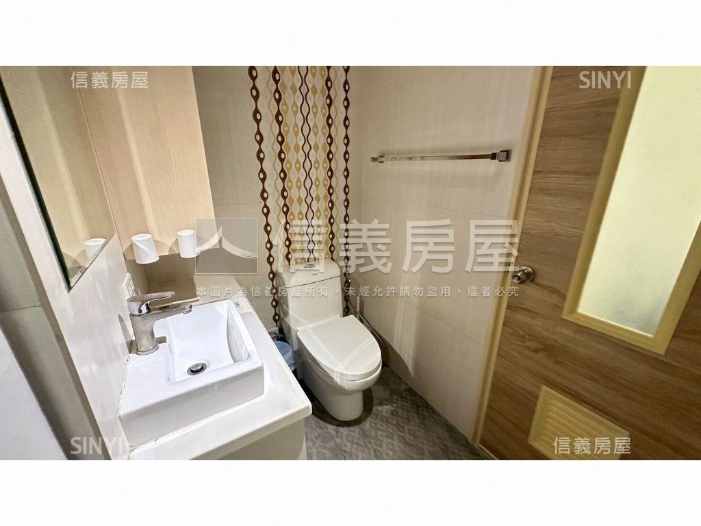 （專）世界之心衛浴開窗房屋室內格局與周邊環境