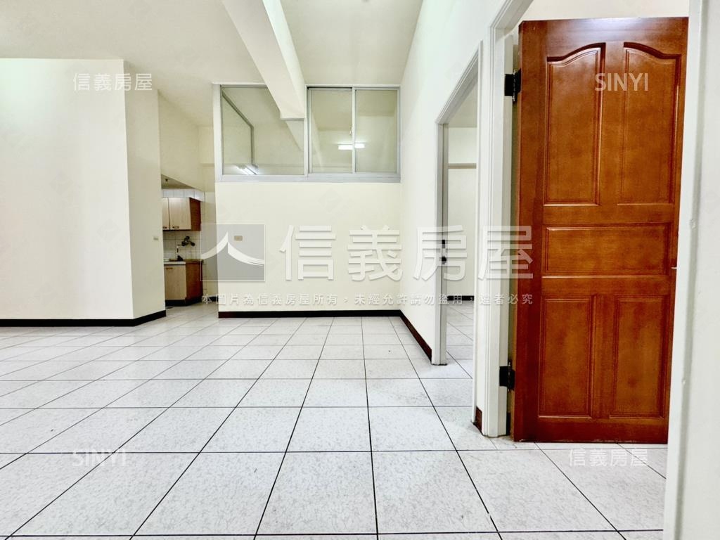 工學商圈２房１室尬平車房屋室內格局與周邊環境