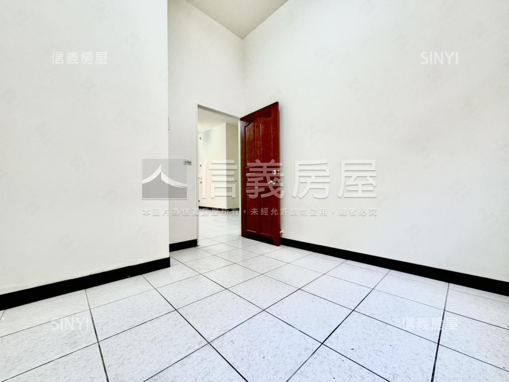 工學商圈２房１室尬平車房屋室內格局與周邊環境