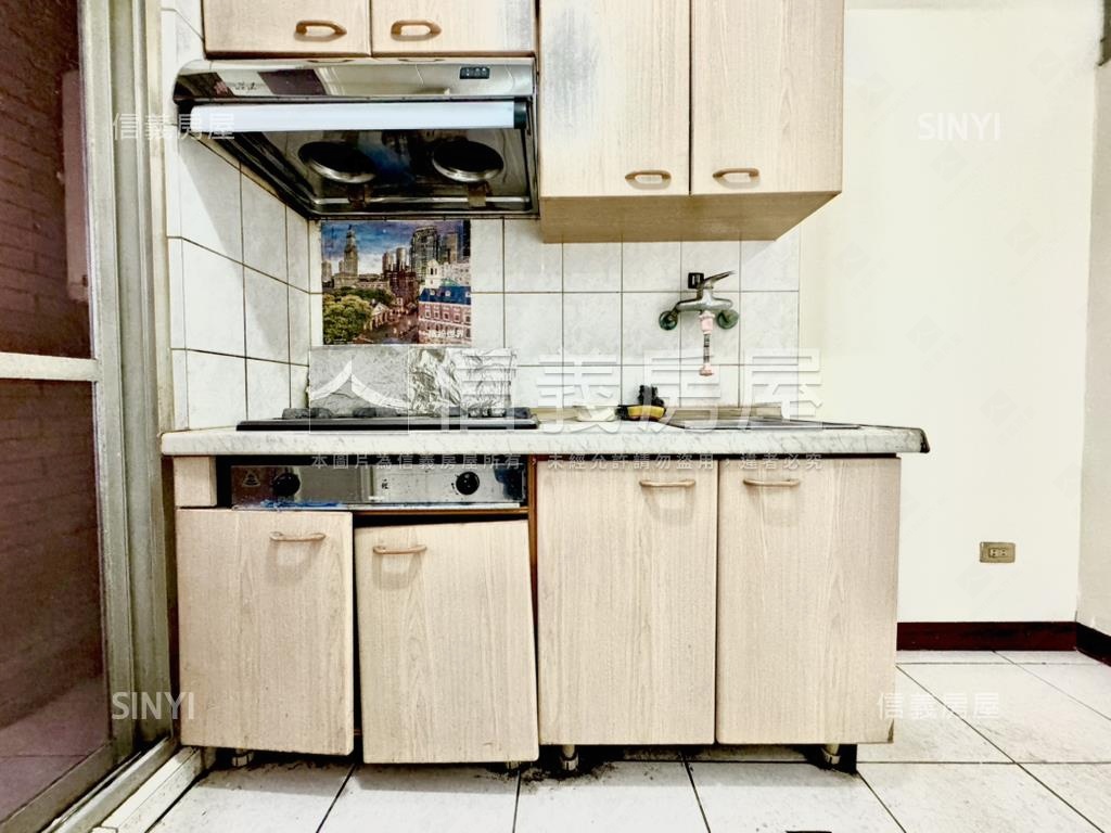 工學商圈２房１室尬平車房屋室內格局與周邊環境