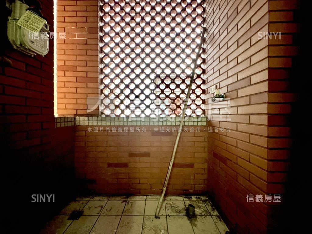 工學商圈２房１室尬平車房屋室內格局與周邊環境