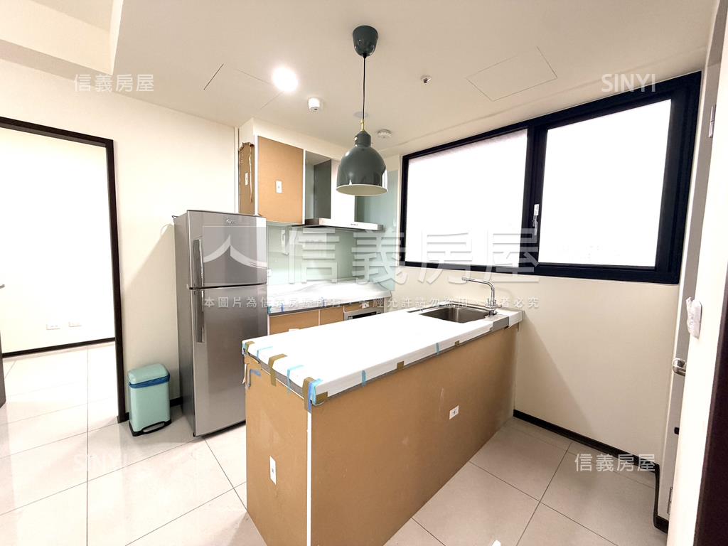 近宋屋國小澐鋒３房車位房屋室內格局與周邊環境