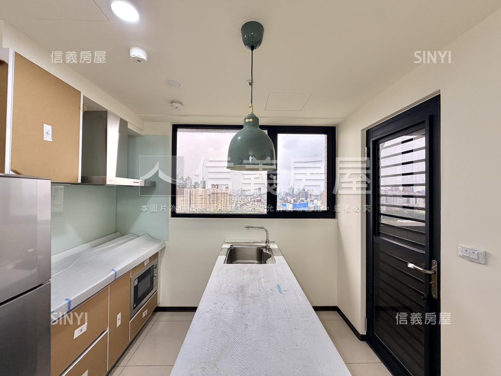 近宋屋國小澐鋒３房車位房屋室內格局與周邊環境