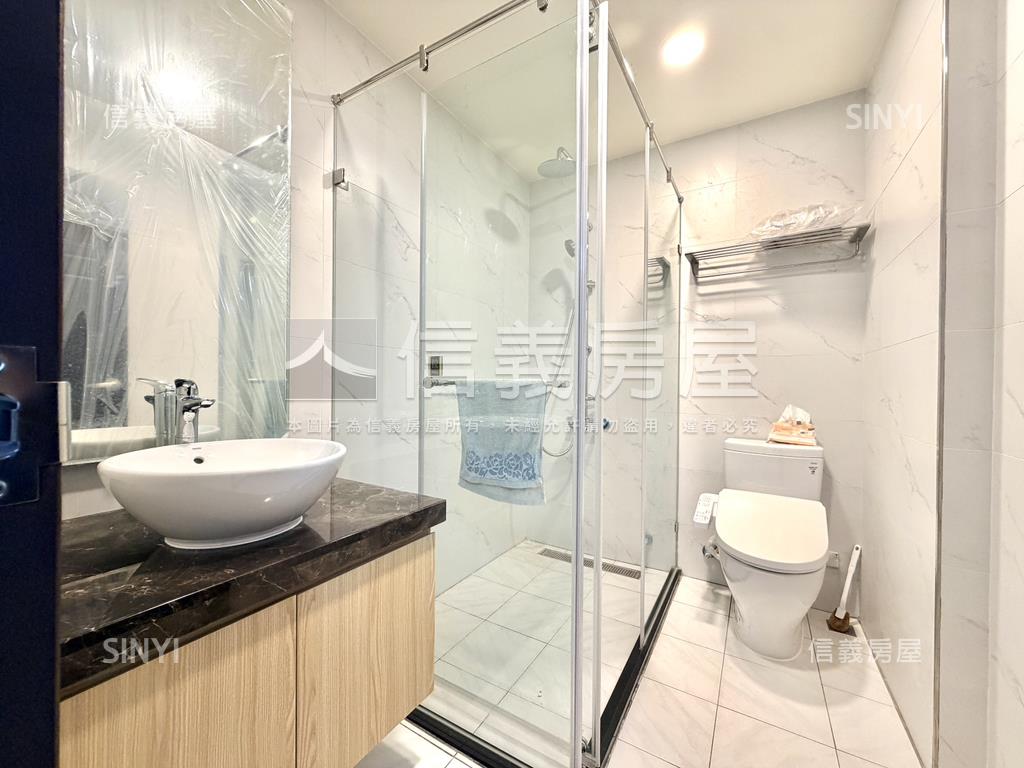 近宋屋國小澐鋒３房車位房屋室內格局與周邊環境