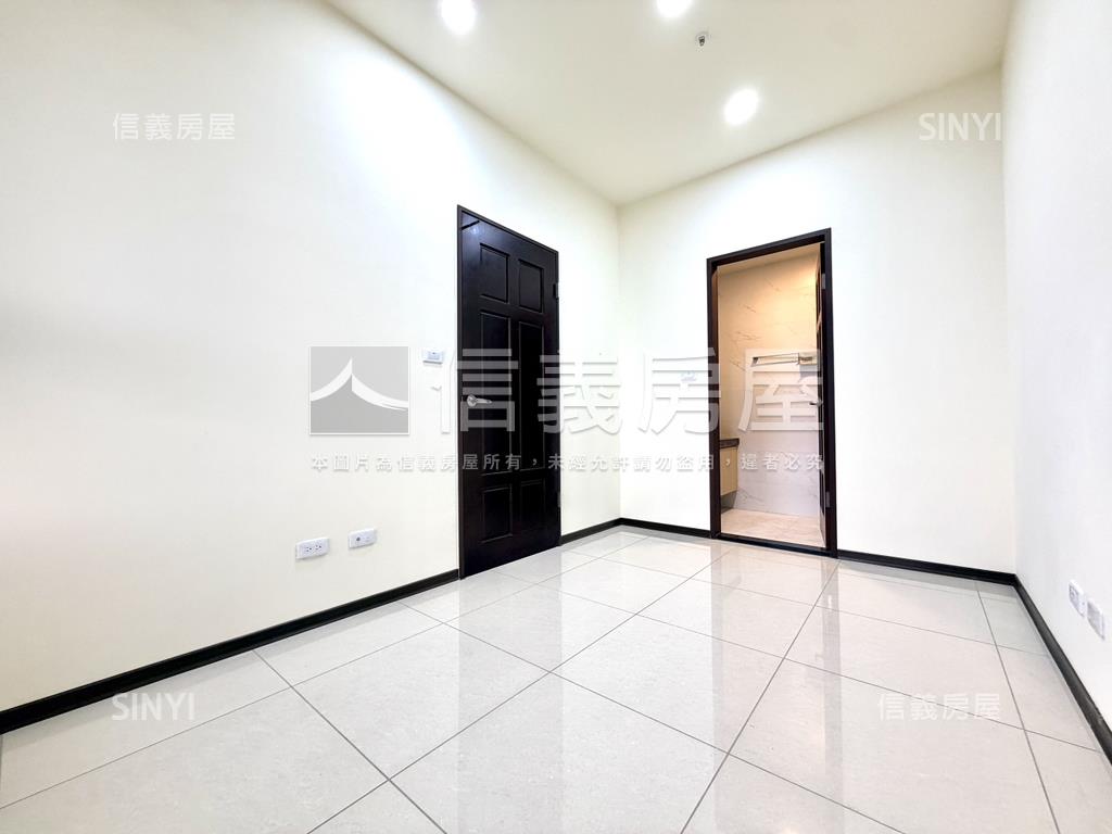 近宋屋國小澐鋒３房車位房屋室內格局與周邊環境