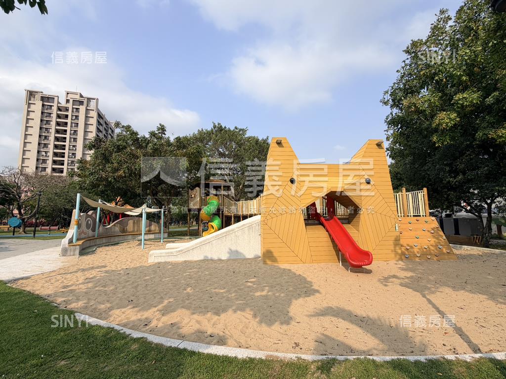 近宋屋國小澐鋒３房車位房屋室內格局與周邊環境