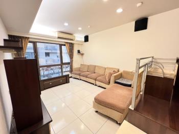 歐洲巴黎朝南三房車位