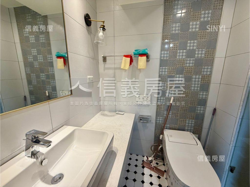 亞灣區雙面採光兩房車位房屋室內格局與周邊環境