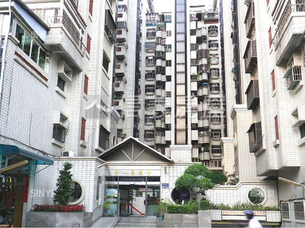 近市府四房平車房屋室內格局與周邊環境