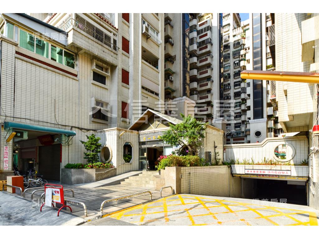 近市府四房平車房屋室內格局與周邊環境