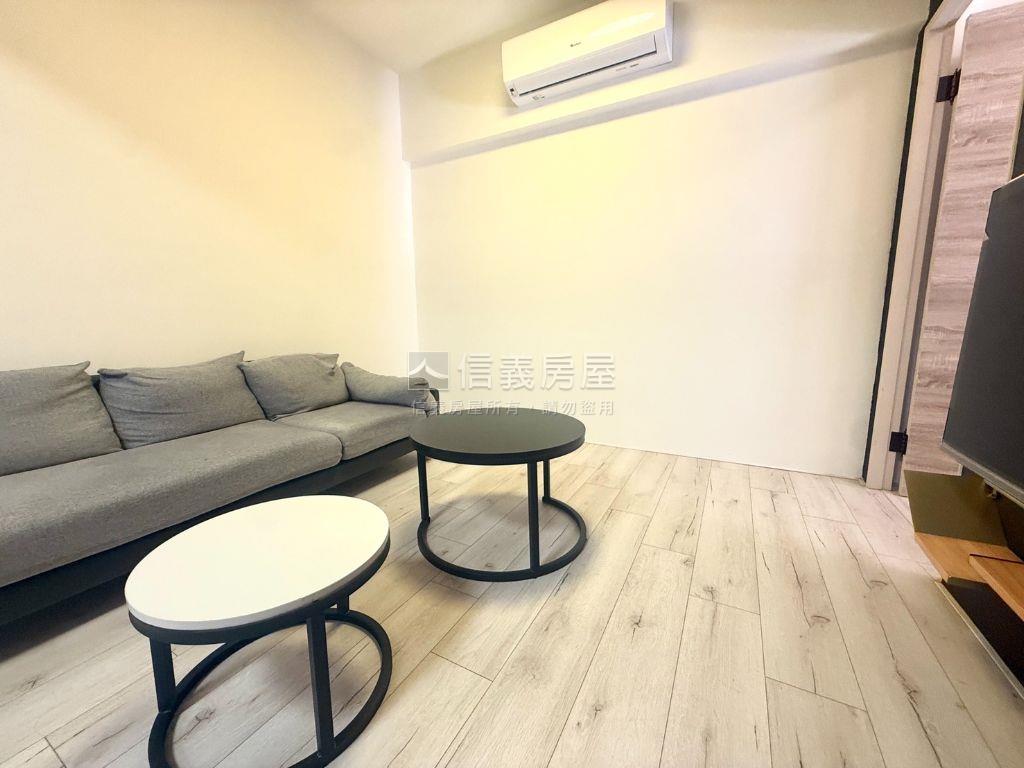 前金捷運輕屋齡２房美宅房屋室內格局與周邊環境