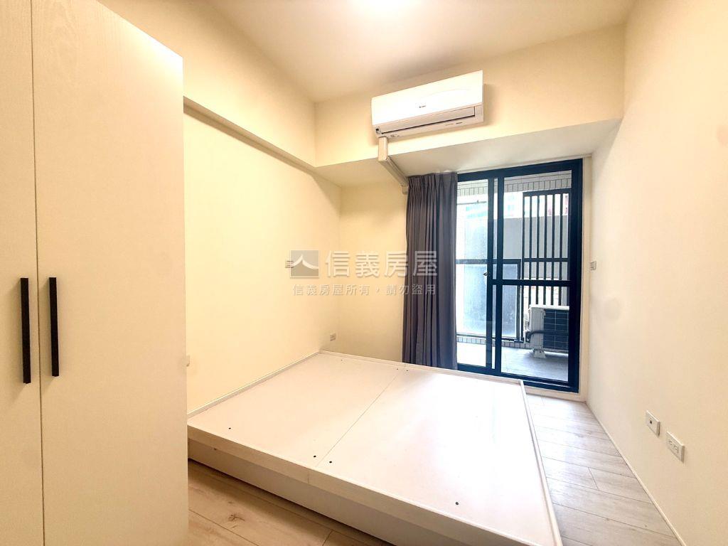 前金捷運輕屋齡２房美宅房屋室內格局與周邊環境