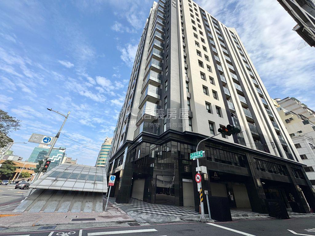 前金捷運輕屋齡２房美宅房屋室內格局與周邊環境