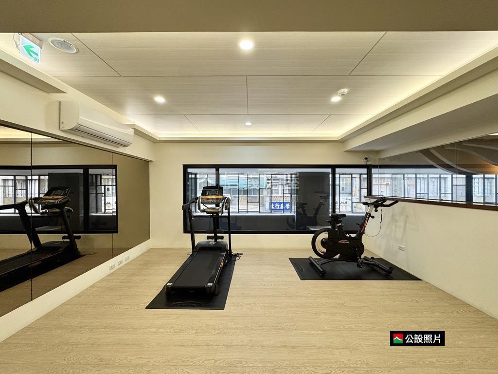 前金捷運輕屋齡２房美宅房屋室內格局與周邊環境