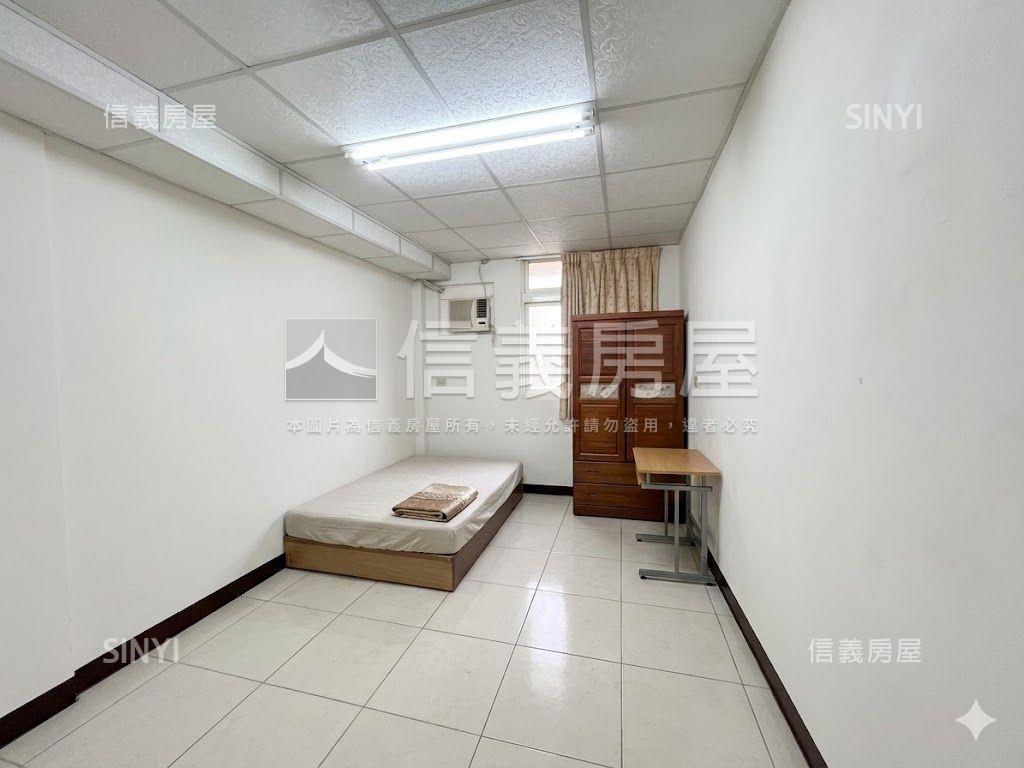 專任北區大面寬臨活路透天房屋室內格局與周邊環境