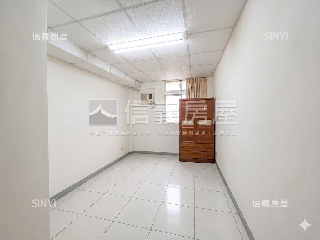 專任北區大面寬臨活路透天房屋室內格局與周邊環境