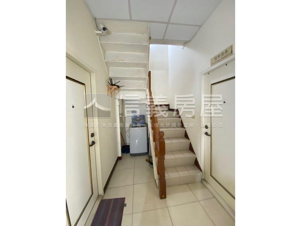 專任北區大面寬臨活路透天房屋室內格局與周邊環境