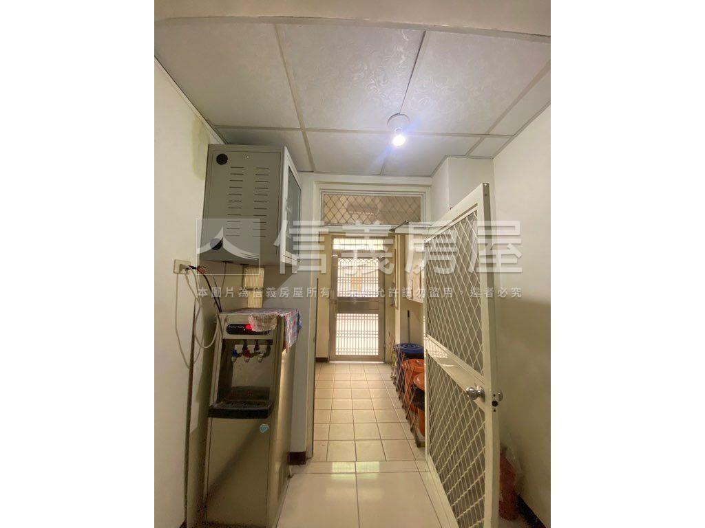 專任北區大面寬臨活路透天房屋室內格局與周邊環境