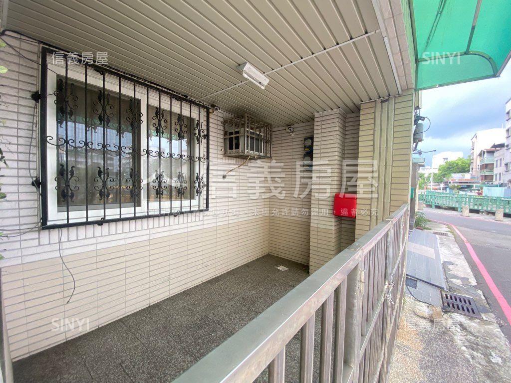 專任北區大面寬臨活路透天房屋室內格局與周邊環境