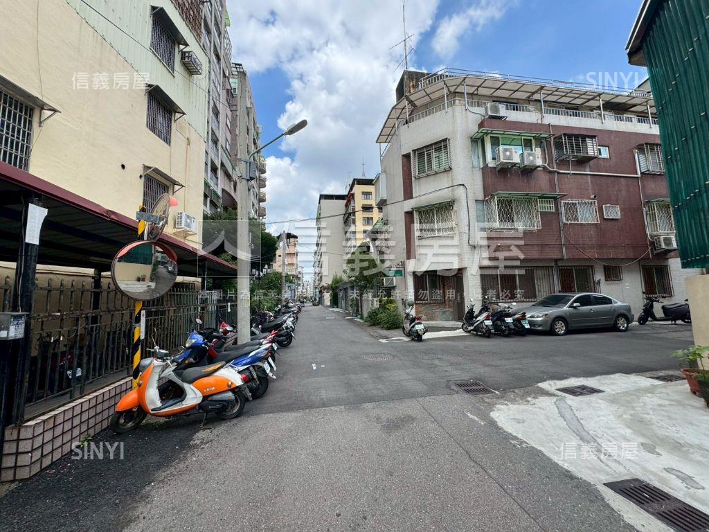 專任北區大面寬臨活路透天房屋室內格局與周邊環境