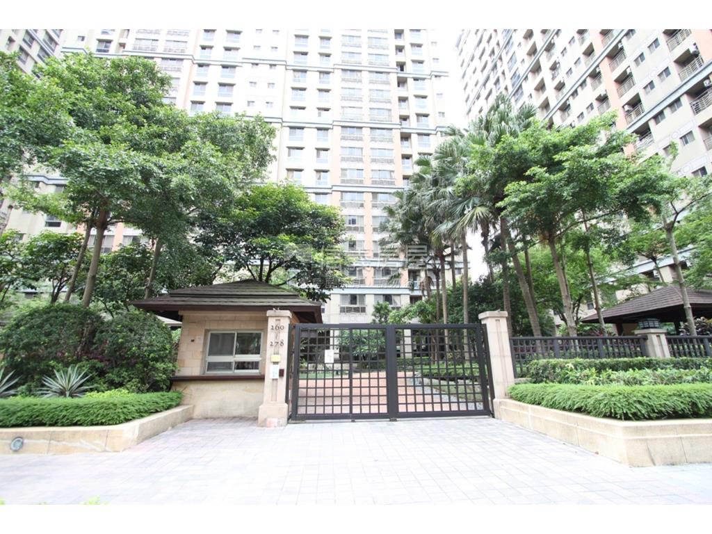 皇翔四季會館車位房屋室內格局與周邊環境