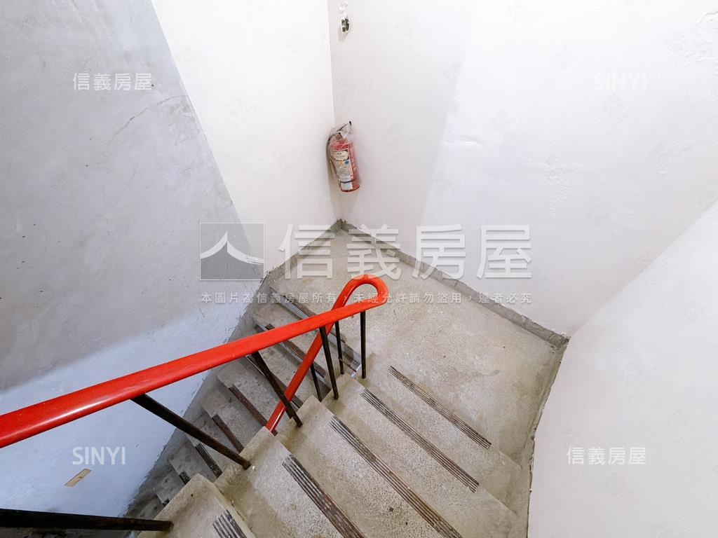 中山路美妝四樓房屋室內格局與周邊環境