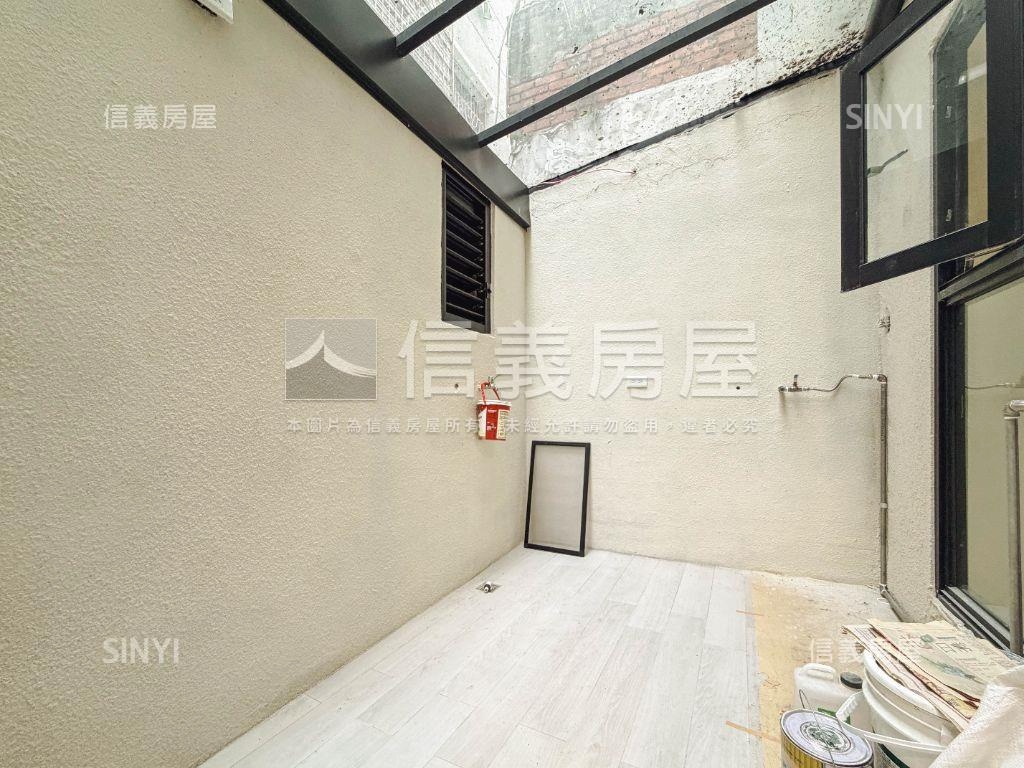 全新裝潢·一樓公寓有車庫房屋室內格局與周邊環境