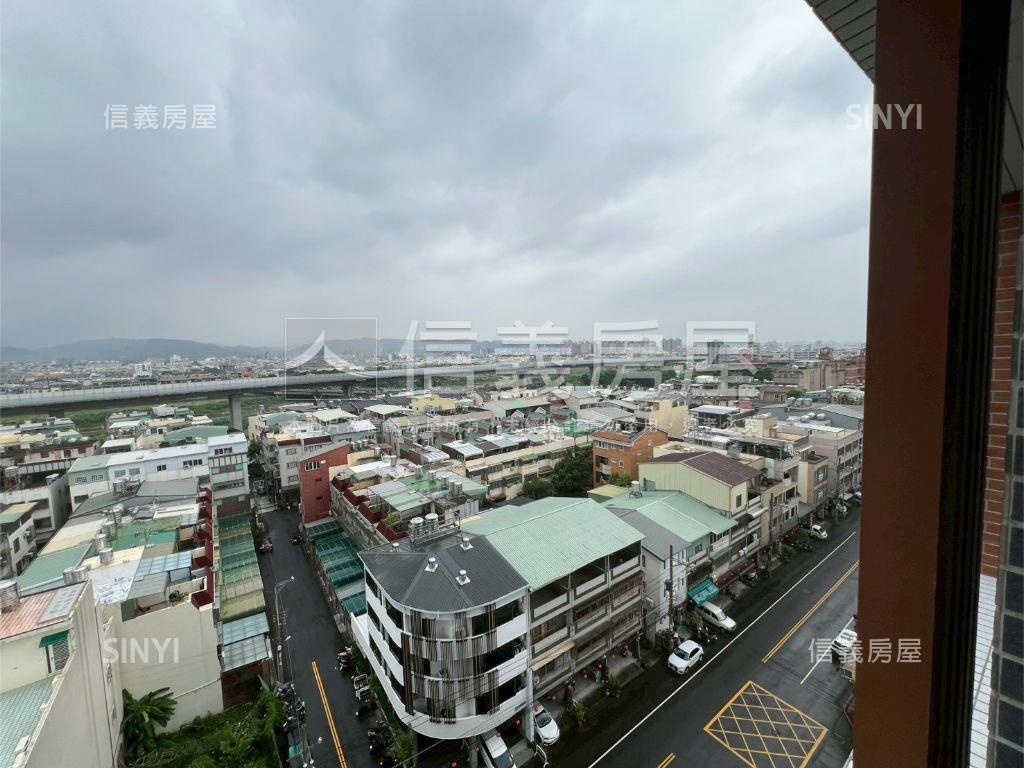 聚羨岱高樓美視野雙平車位房屋室內格局與周邊環境