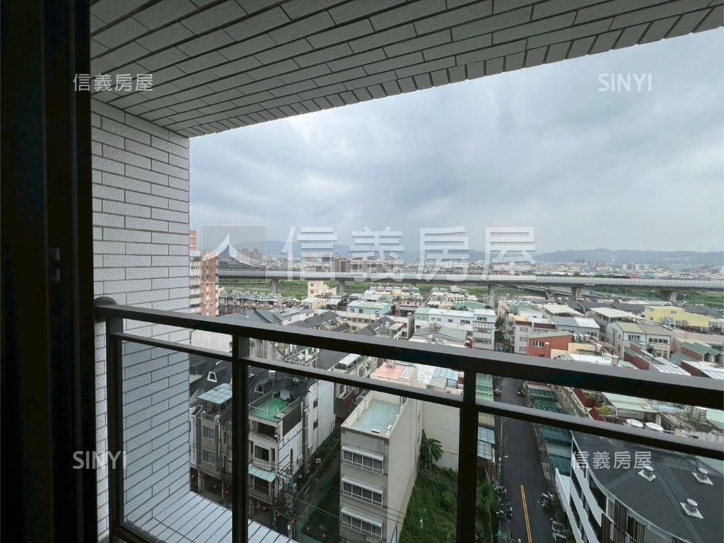 聚羨岱高樓美視野雙平車位房屋室內格局與周邊環境