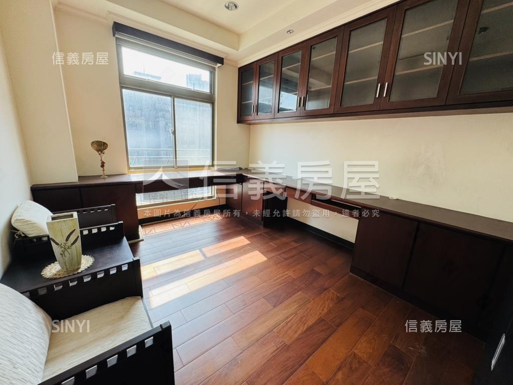 閱讀歐洲高樓面中庭房屋室內格局與周邊環境