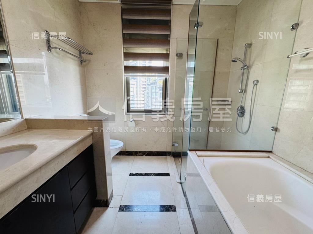 閱讀歐洲高樓面中庭房屋室內格局與周邊環境