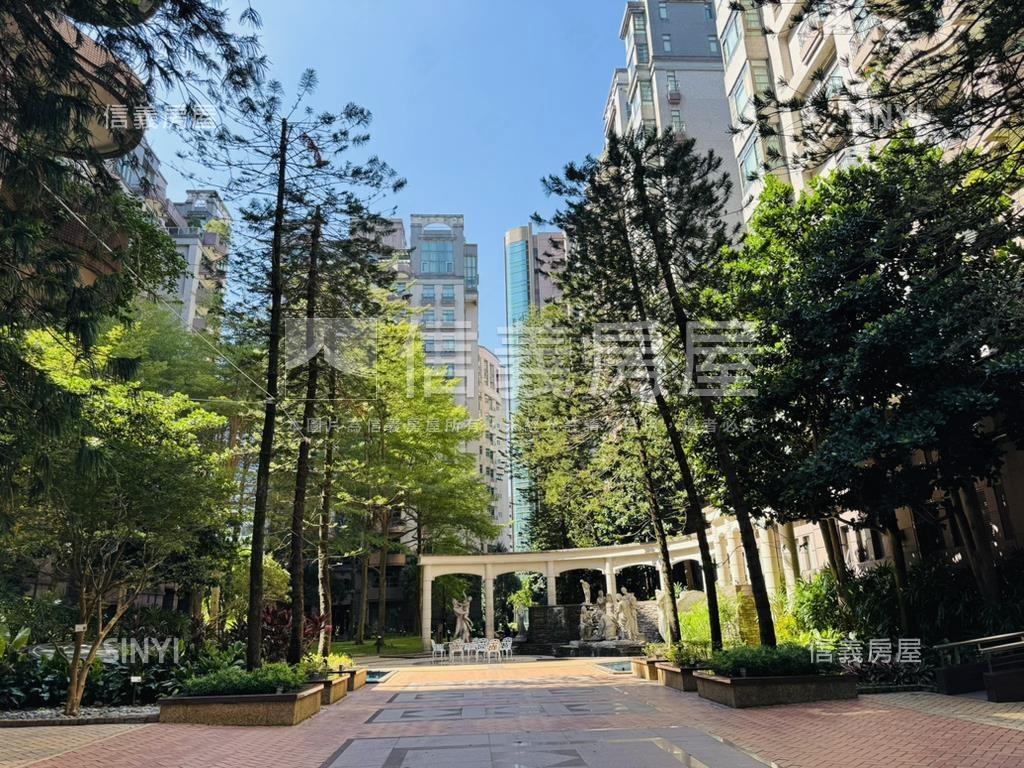 閱讀歐洲高樓面中庭房屋室內格局與周邊環境