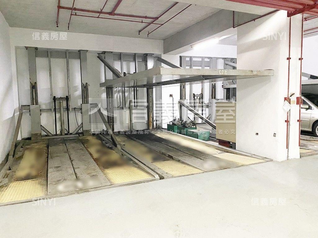 民權二路歐洲宮庭附車位左房屋室內格局與周邊環境