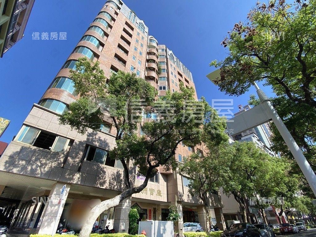 民權二路歐洲宮庭附車位左房屋室內格局與周邊環境