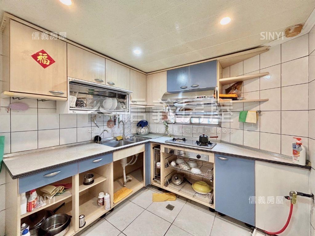 武陵中正樓中樓有車位房屋室內格局與周邊環境