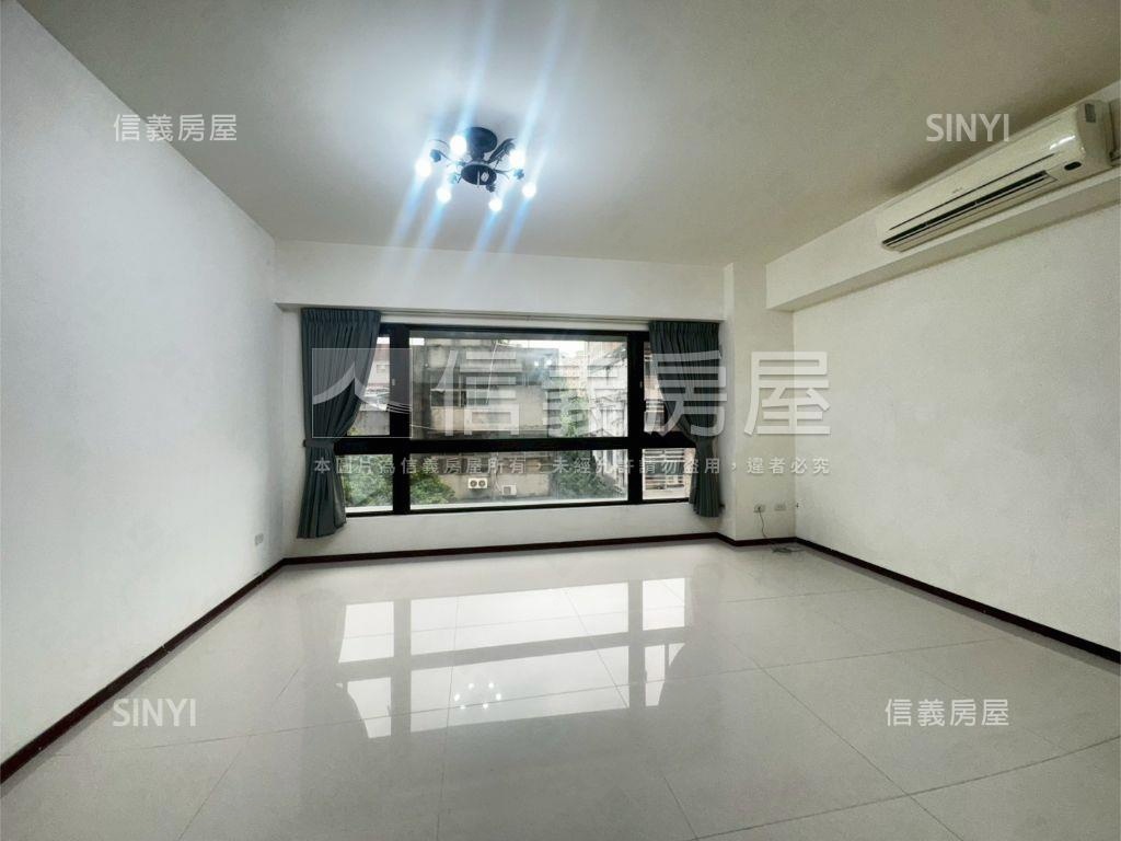 首耀璀璨四房帶車位房屋室內格局與周邊環境