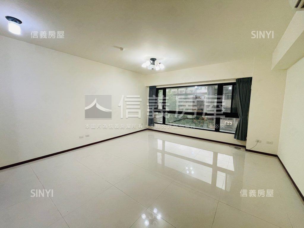 首耀璀璨四房帶車位房屋室內格局與周邊環境