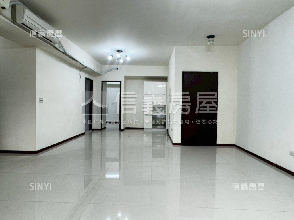 首耀璀璨四房帶車位房屋室內格局與周邊環境