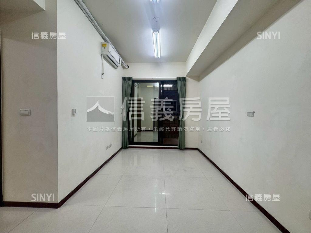 首耀璀璨四房帶車位房屋室內格局與周邊環境