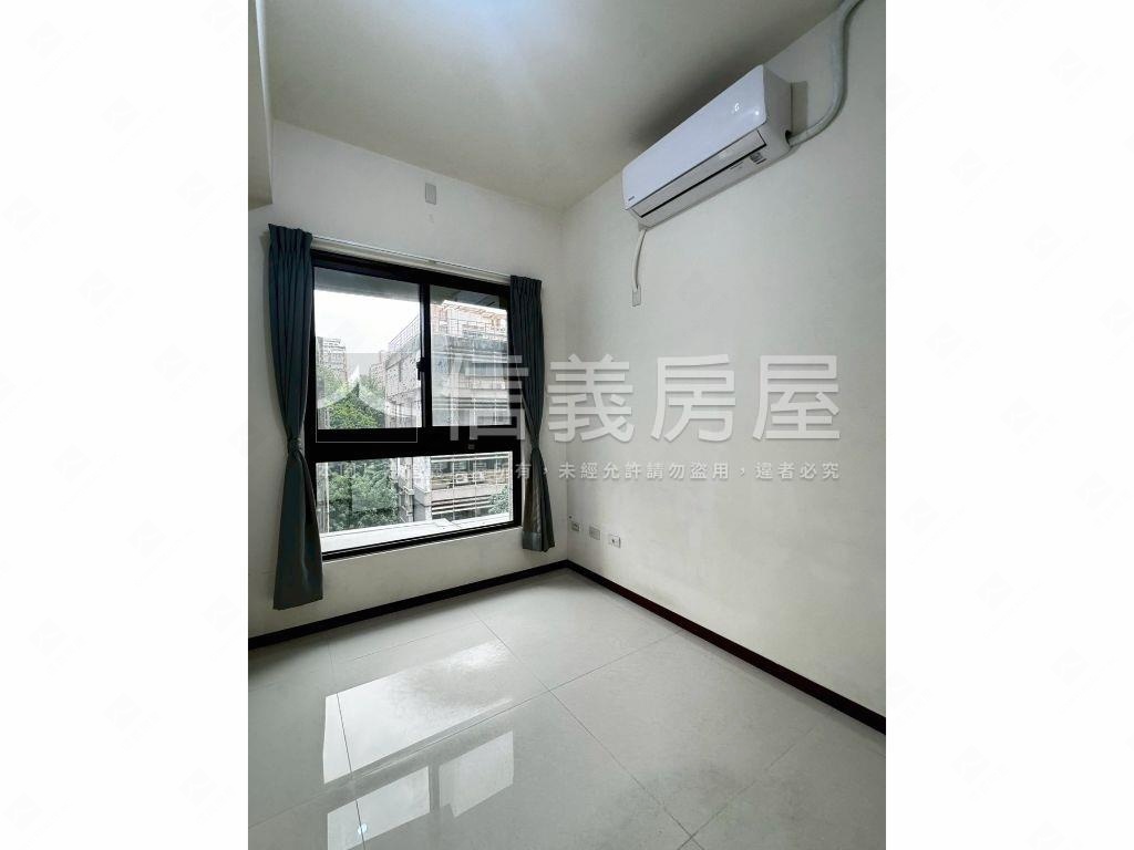 首耀璀璨四房帶車位房屋室內格局與周邊環境